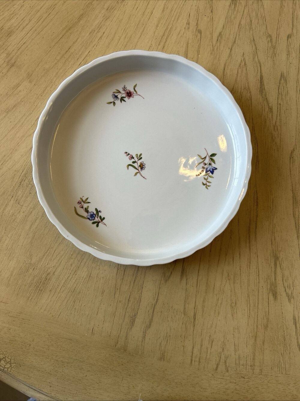 BIA CORDON BLEU QUICHE TART PIE baking dish with SMALL BLUE FLOWERS. 9 7/8